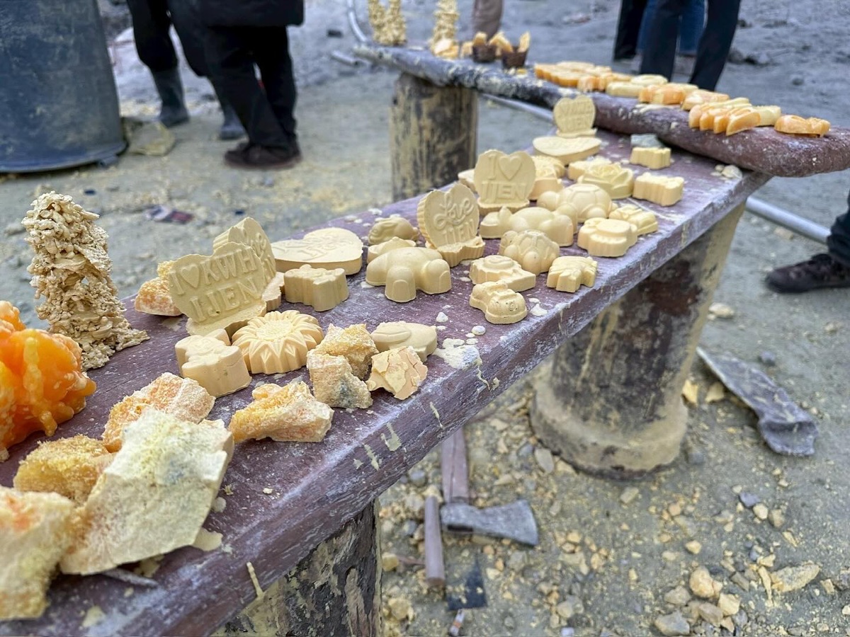 Sulfur sculptures