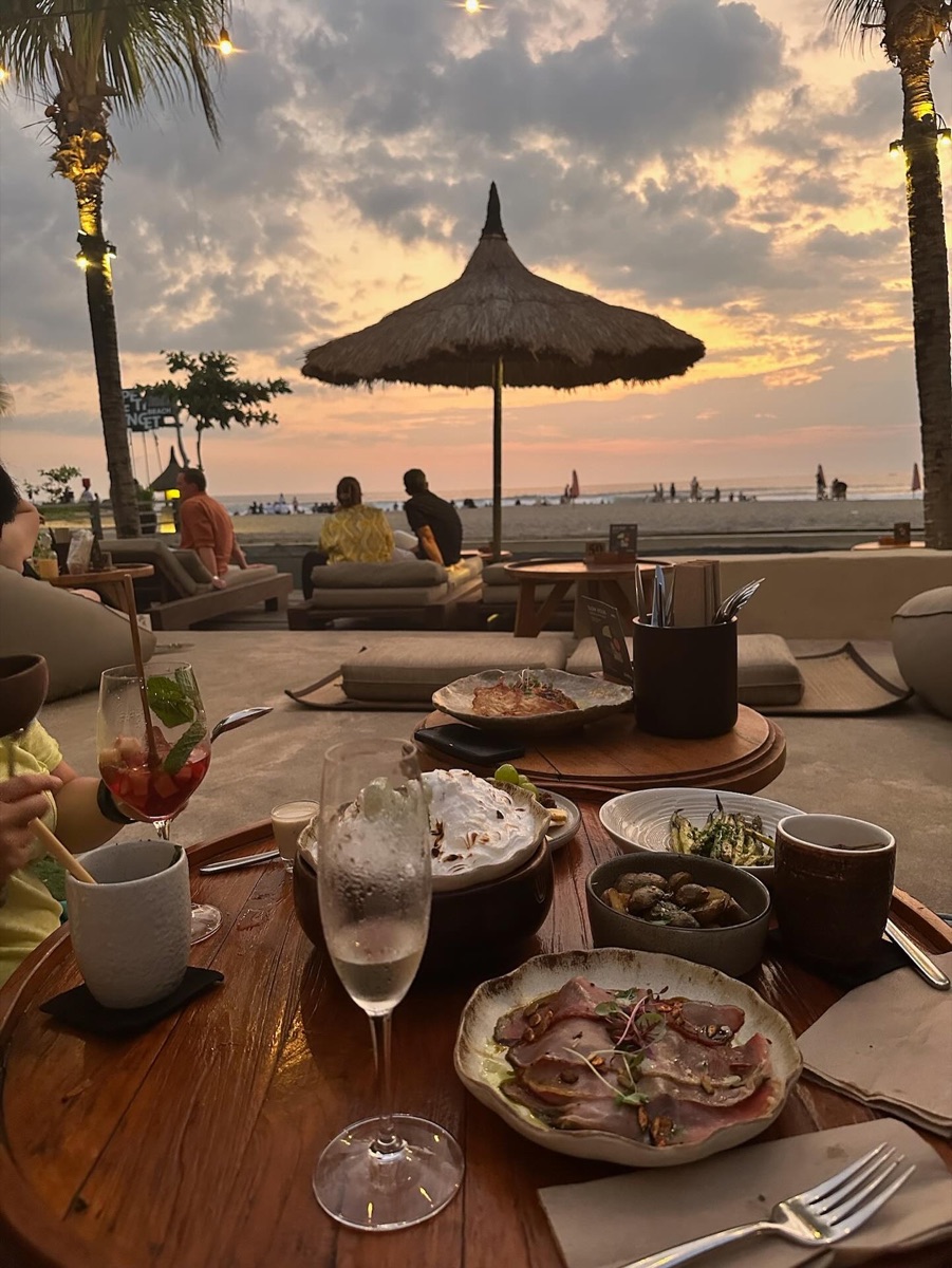 Beach dinner