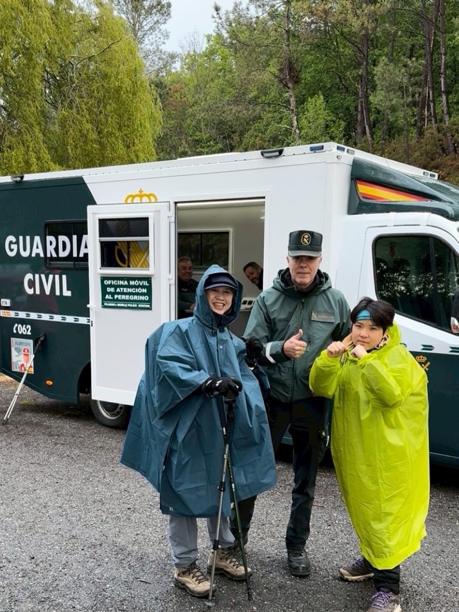 與 Guardia Civil 合照