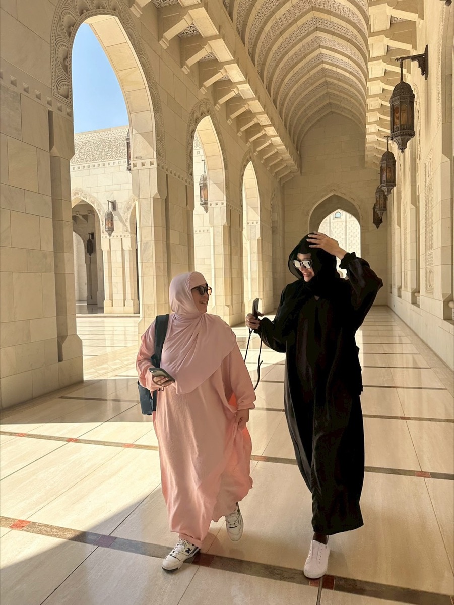 Muscat Mosque Corridor